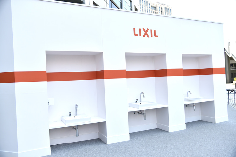 自動水栓を活用した手洗い場も併設