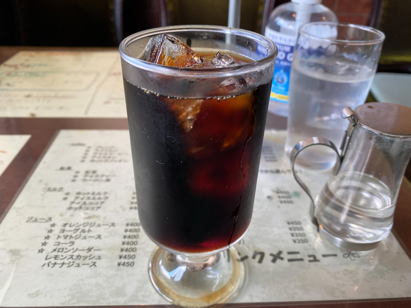 アイスコーヒーと鹿スープカレー。絶品すぎて鹿以外のメニューも制覇したい