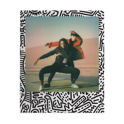 Polaroid Now カメラ キースヘリング MoMA Design Store】キース・ヘリングの作品がモチーフ、特別