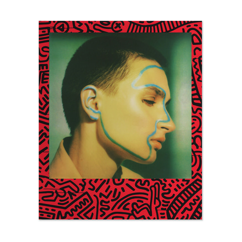 キース・ヘリングをオマージュした「ポラロイドカメラ Polaroid