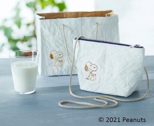 トートバッグ・ポシェット（各6600円）