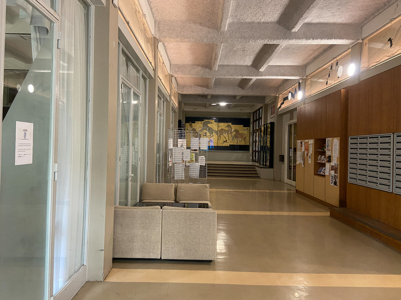 日本館はフランス人建築家ピエール・サルドゥーによるもの