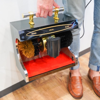 持ち手を備える