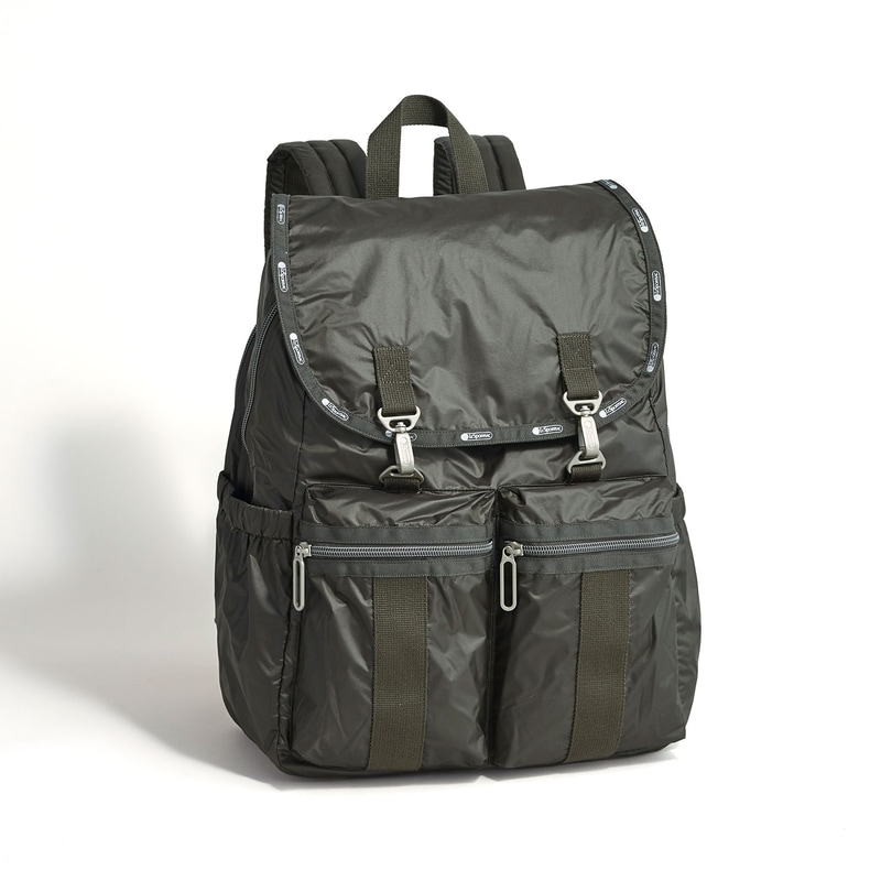 「Modern Flap Backpack」（3万3000円）