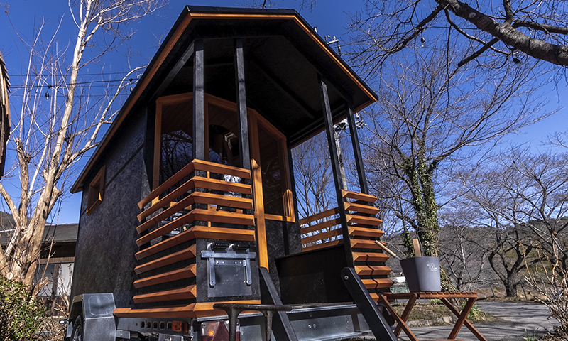 自然に囲まれた宮沢湖畔でサウナ体験