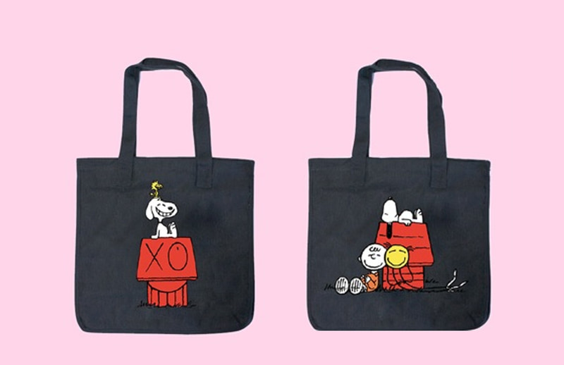 三越伊勢丹がスヌーピーとアンドレ・サライヴァのコラボグッズを発売する。写真はAndre×SNOOPY トートバッグ（各1万4300円）
