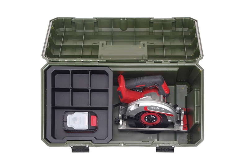 半トレー付きで小物も収納できる