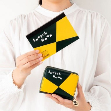定番スケブがカードケースに。図案スケッチブックそのままのデザイン