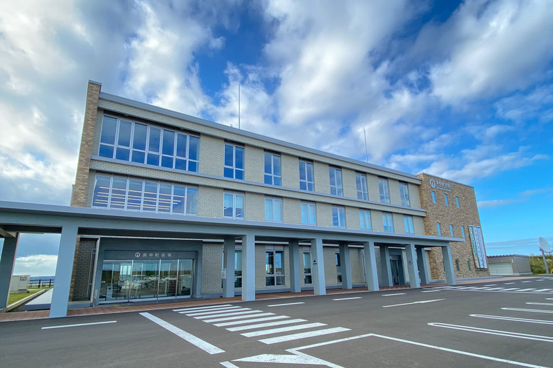 2021年1月に新庁舎が開庁した浜中町役場