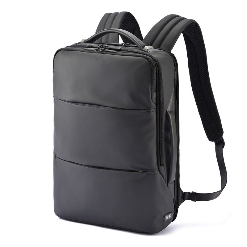 3段に分かれたポケットを装備