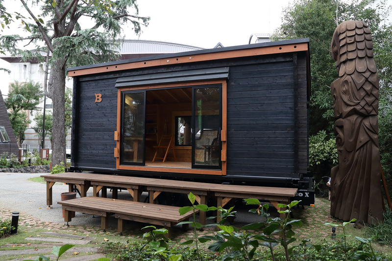 こちらは20フィートタイプの「IMAGO X」。木屋根のみの設定だ