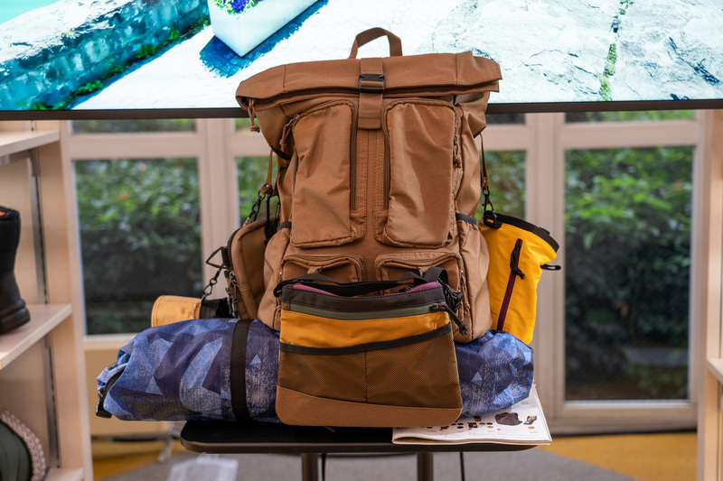 ワークマン初の本格バッグパック。いろいろなところにサコッシュ（別売り）などの小物をジョイント可能で旅行にもよさそう