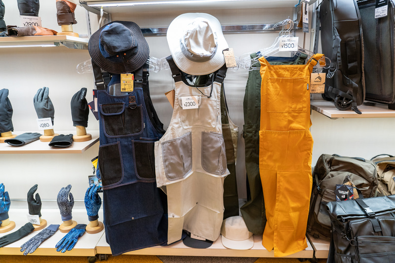 アウトドアやガーデニングに最適なエプロン