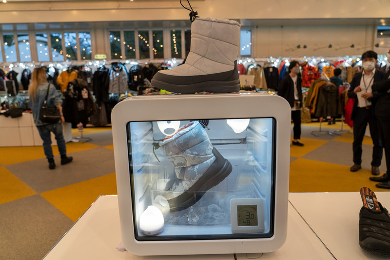 3℃に設定されたBOXのなかのブーツは模様が出ている