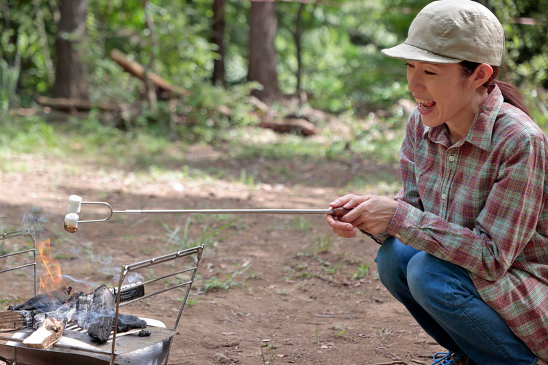 バーベキュー・フォークをつけてソーセージやマシュマロを焼くことも可能