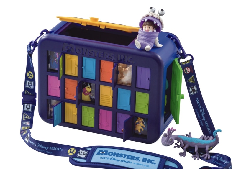 前面や側面の扉を開けるとモンスターたちが顔を覗かせる