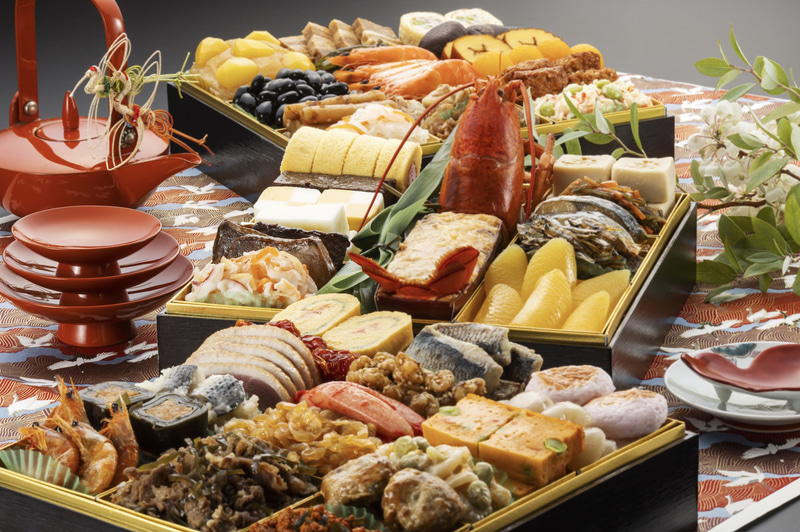 お正月特別プランにはおせち、年越しそば、日本酒が付属する