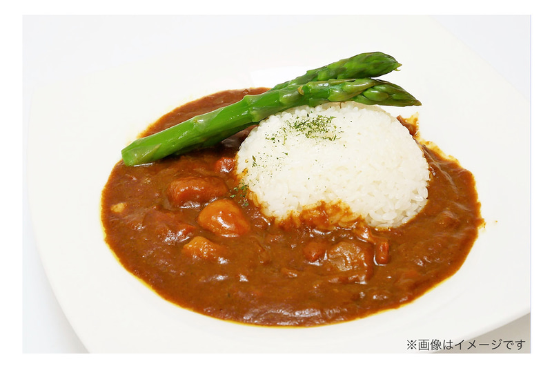 原料として煮込んだ豚足を使用する
