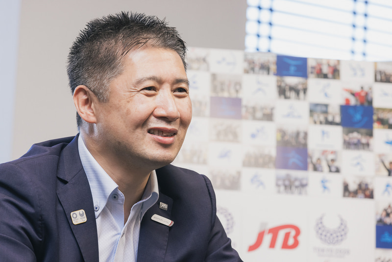 欧米ではよくあるリフト付大型バスが日本では、まだまだ少ないんです