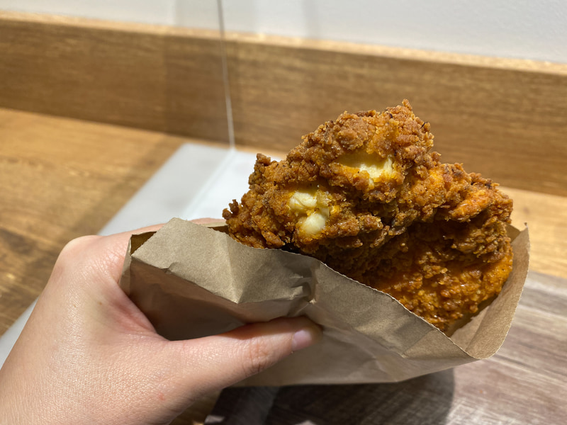 カリカリざくざく、バターミルクフライドチキン（300円）