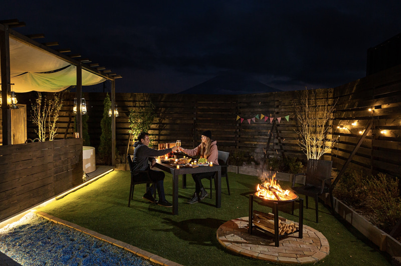 全室富士山ビューのグランピング施設「The Villa Glamping 河口湖」をオープンする