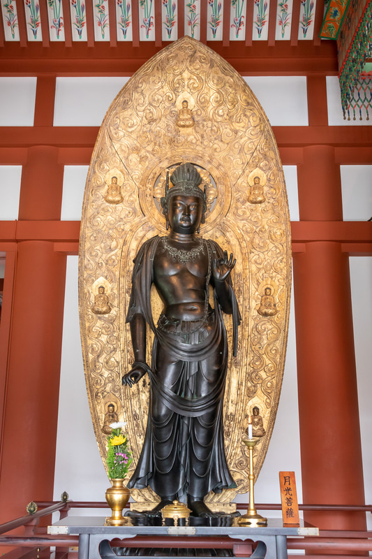 夜勤の看護師に例えられる月光菩薩