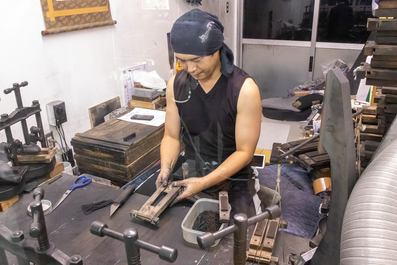 墨職人の松田英治氏は日本各地で実演も行なう