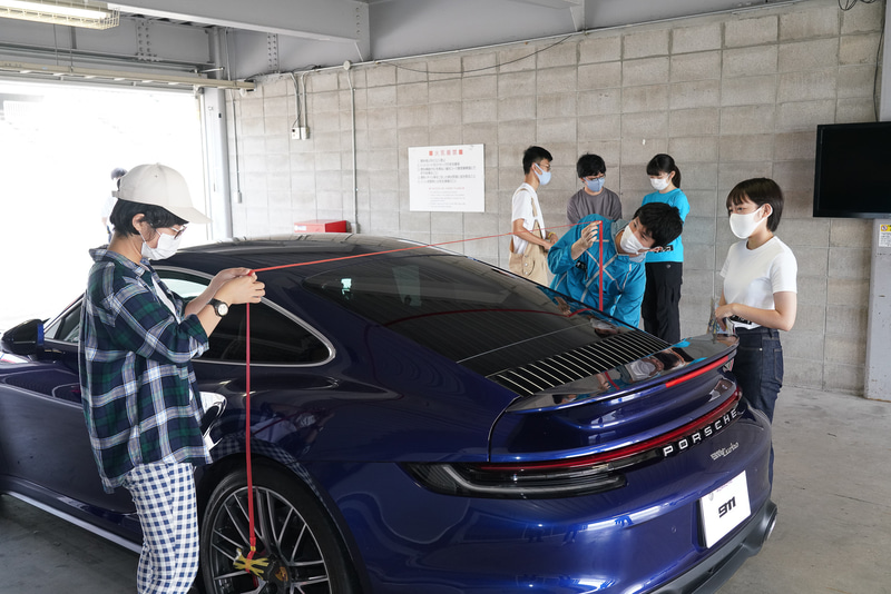 後輪が一番広いという判断で、全幅を測っている