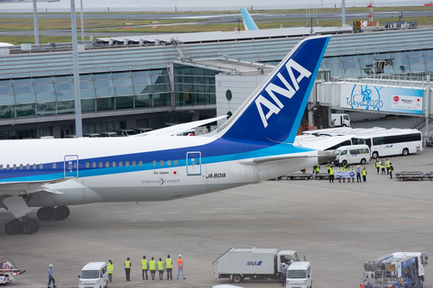 ANA、787-8就航10周年！ 羽田～岡山/広島で初号機と2号機が記念