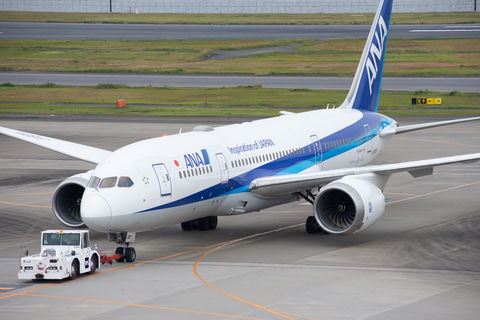 ANA、787-8就航10周年！ 羽田～岡山/広島で初号機と2号機が記念