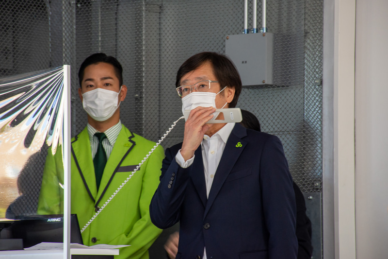 米澤氏が社名変更後初フライトであることをアナウンス