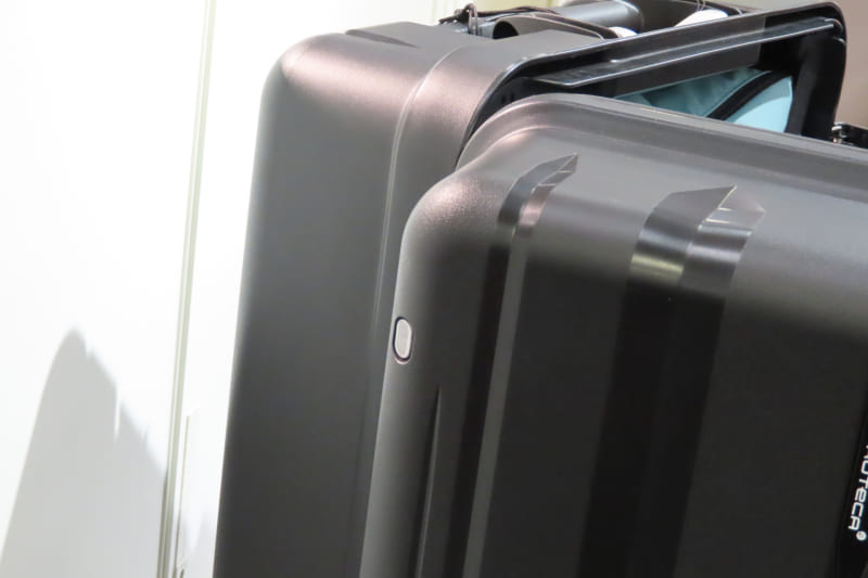 振動発電LEDライトを搭載している