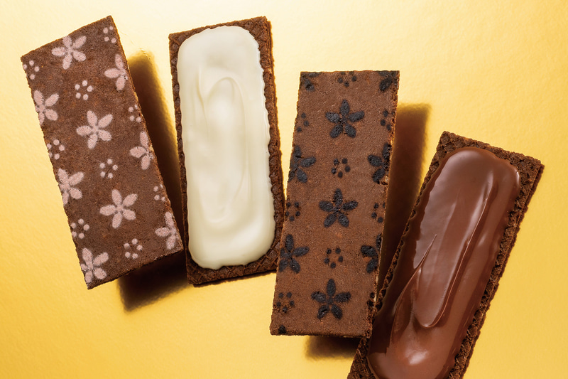 「銀のぶどうのTHE チョコレートサンドALMOND」（8枚入り792円）