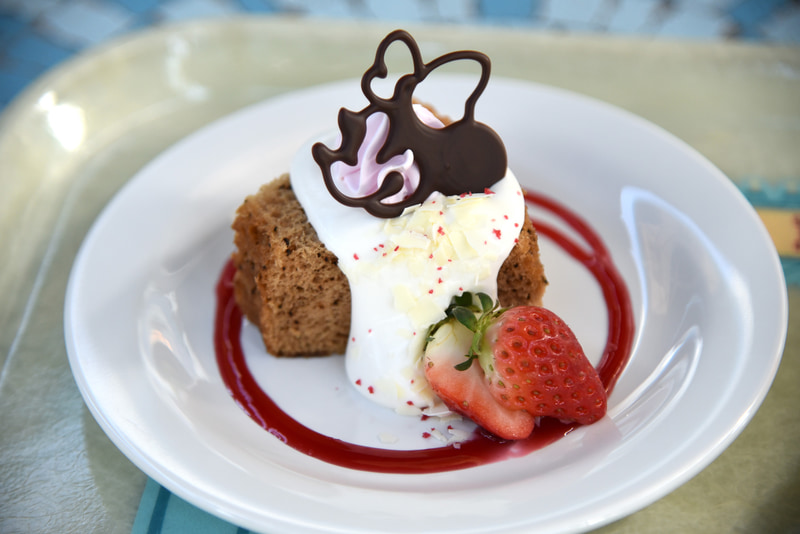 デザートはふわふわで口のなかが幸せになる「紅茶のシフォンケーキ」