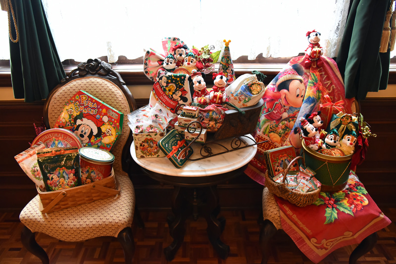 パークや自宅で使ったり、仲間にプレゼントできるグッズが勢揃い