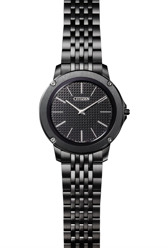 オールブラックカラーの「AR5074-53E」