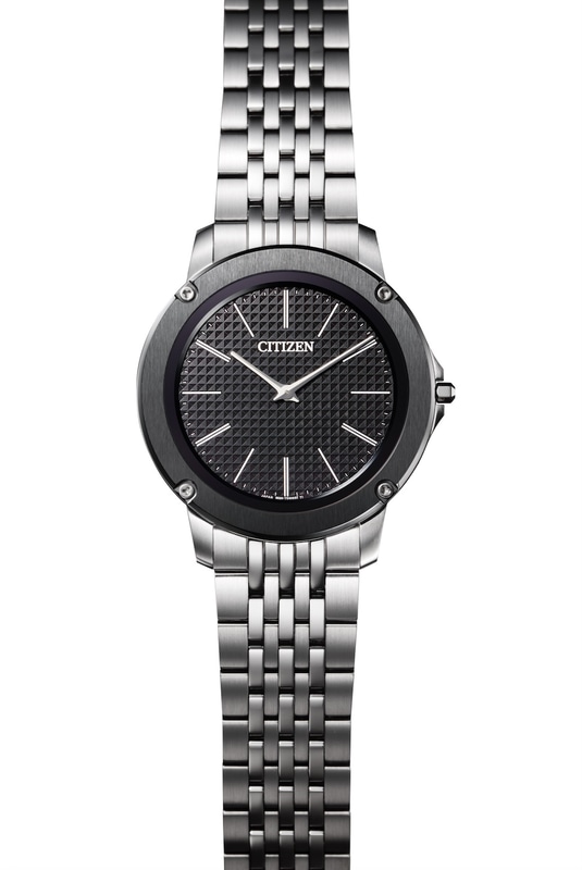 明るい色調にベゼルのブラックが映える「AR5075-69E」