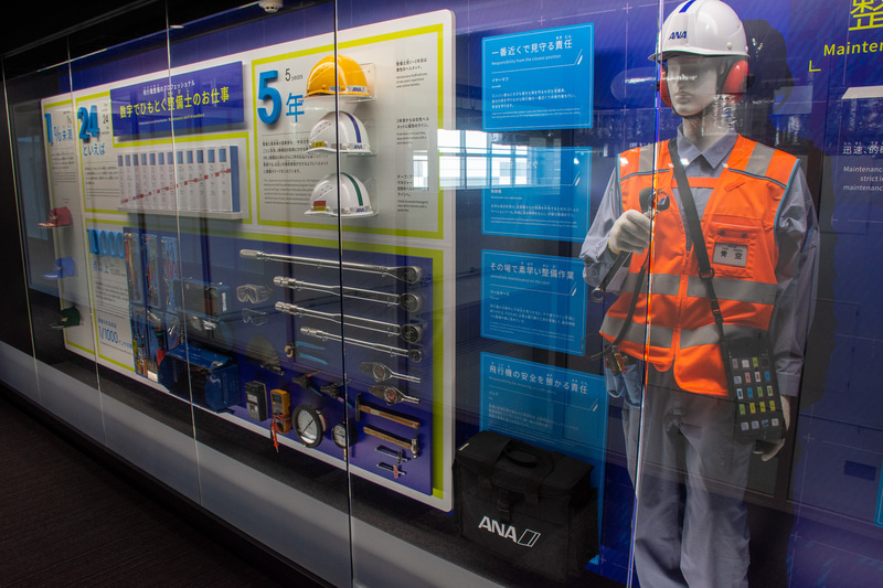 整備士の解説ブースでは数字にまつわるトリビアが