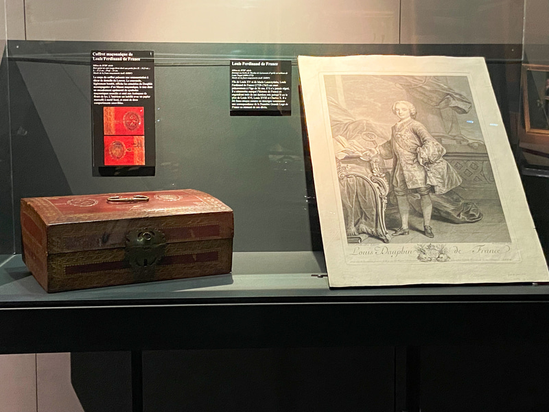 ルイ15世の長男、ルイ・フェルディナン・ド・フランス王子のフリーメイソンの印が入った箱