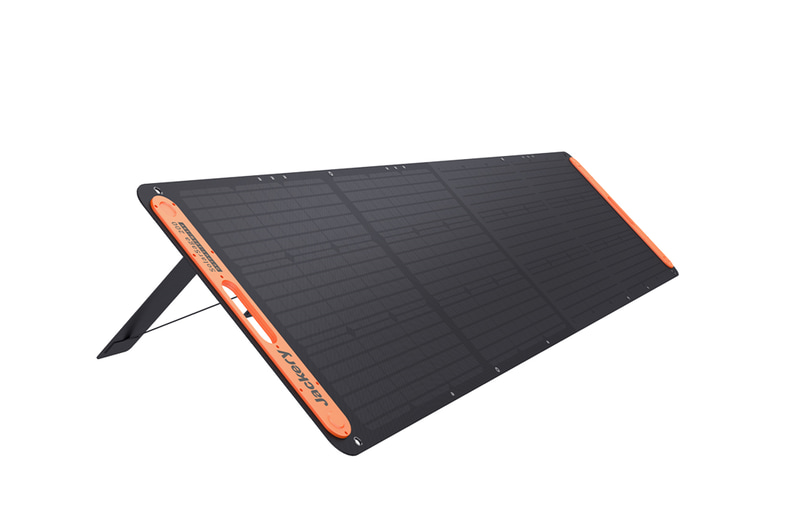 Jackery SolarSaga 200