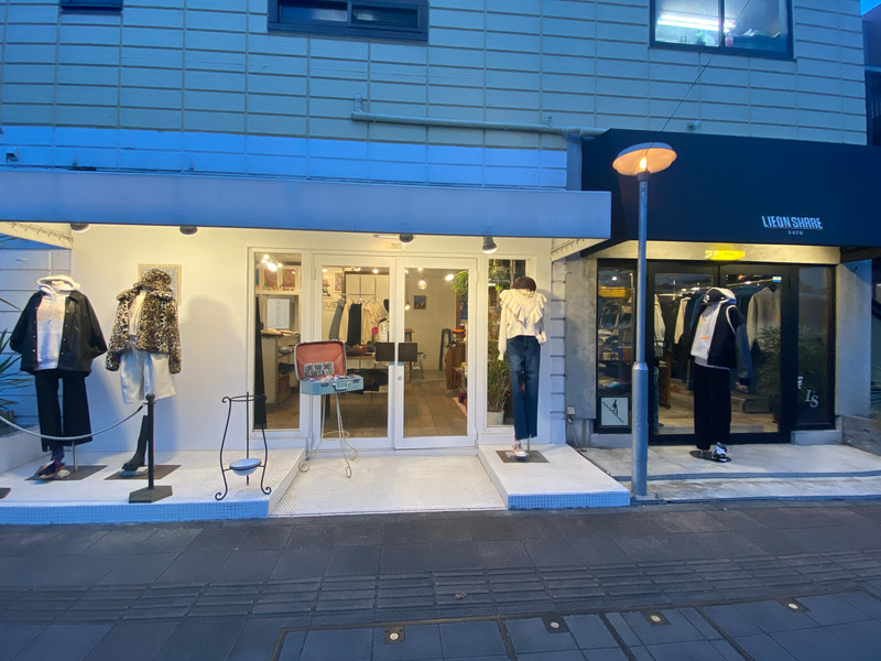 レディースのRAYDYとメンズのLIEON SHARE