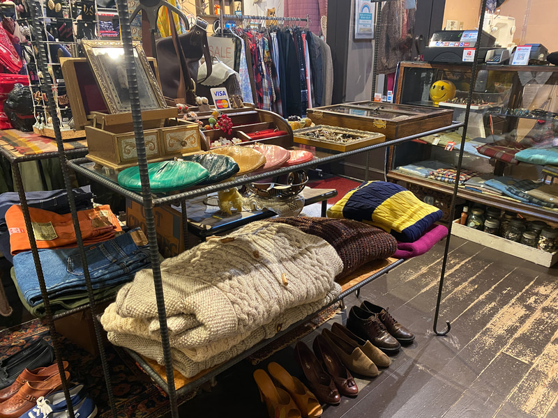 まるで海外の古着屋さんのような雰囲気