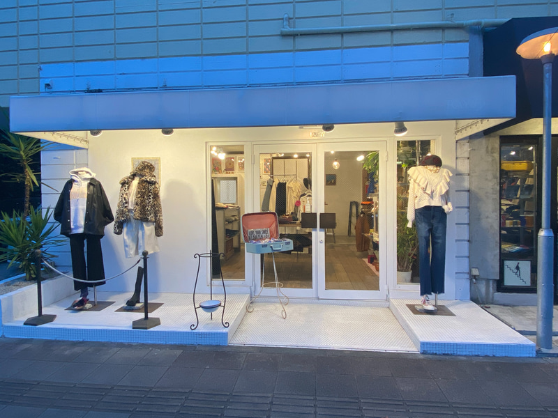 レディースのRAYDYとメンズのLIEON SHARE