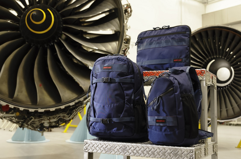 全日空商事は「BRIEFING」とのコラボモデルからバックパック/ボディバッグ/PCケースを発売する