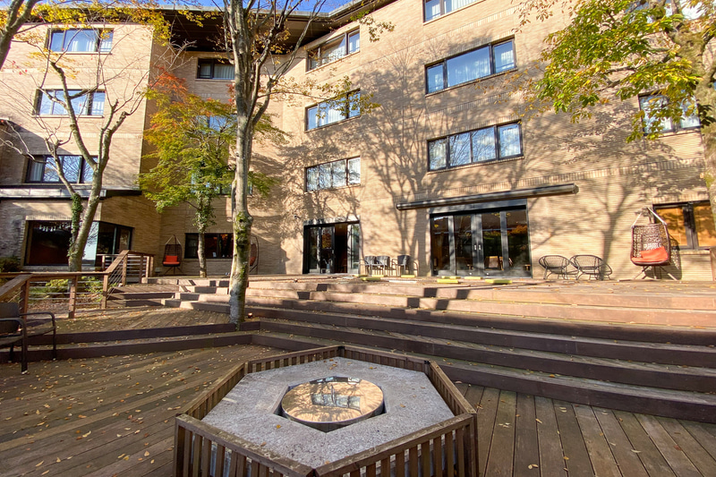 焚き火炉もあって、夜はよい雰囲気に