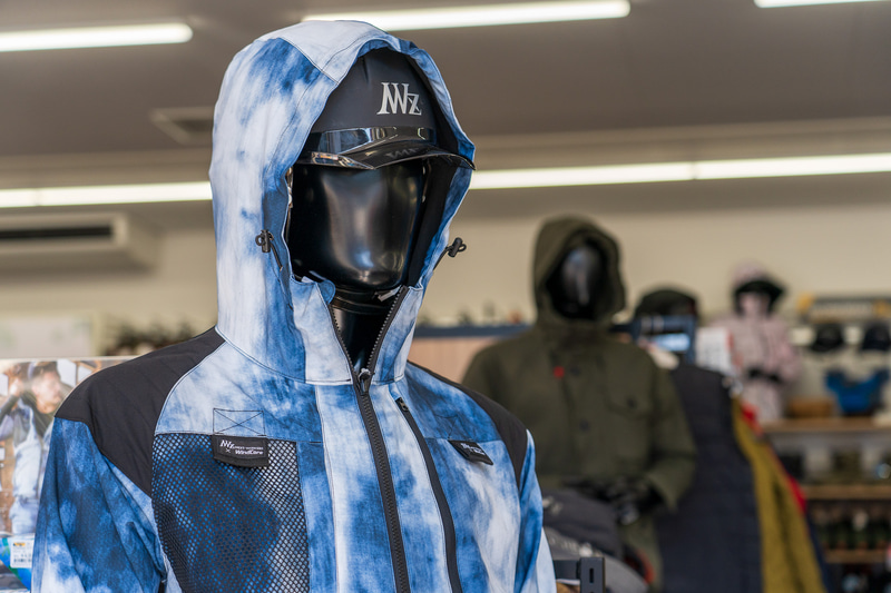 Wind Coreヒーター PRO COREジャケット。別売りのバッテリーと組み合わせれば背中がポカポカする