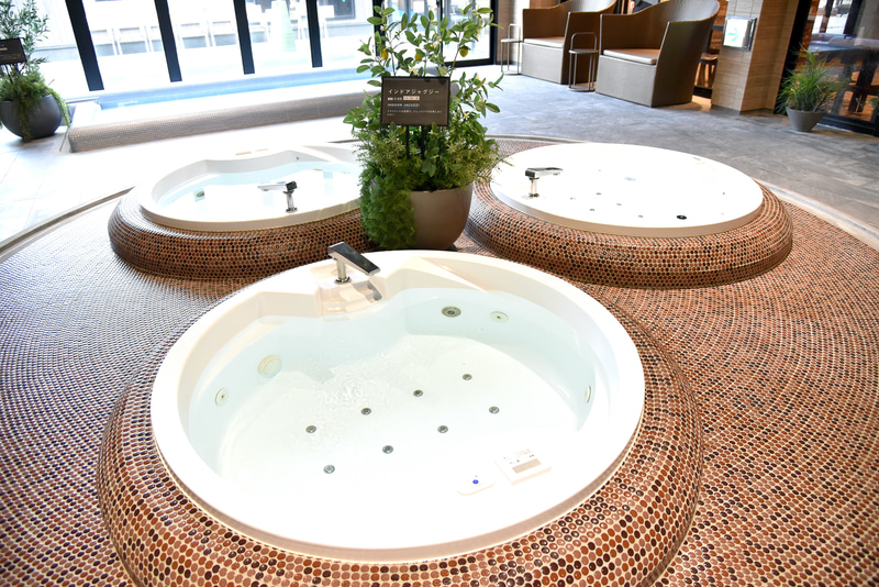ジャグジーも広々