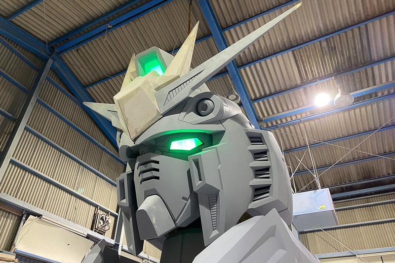 実物大νガンダム立像「RX-93ff νガンダム」が上頭式