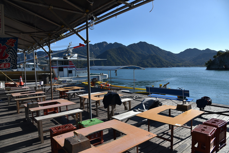 桟橋席からの瀬戸内ビュー