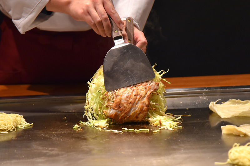 お肉は高温で焼き目が付くまで焼くのがコツ